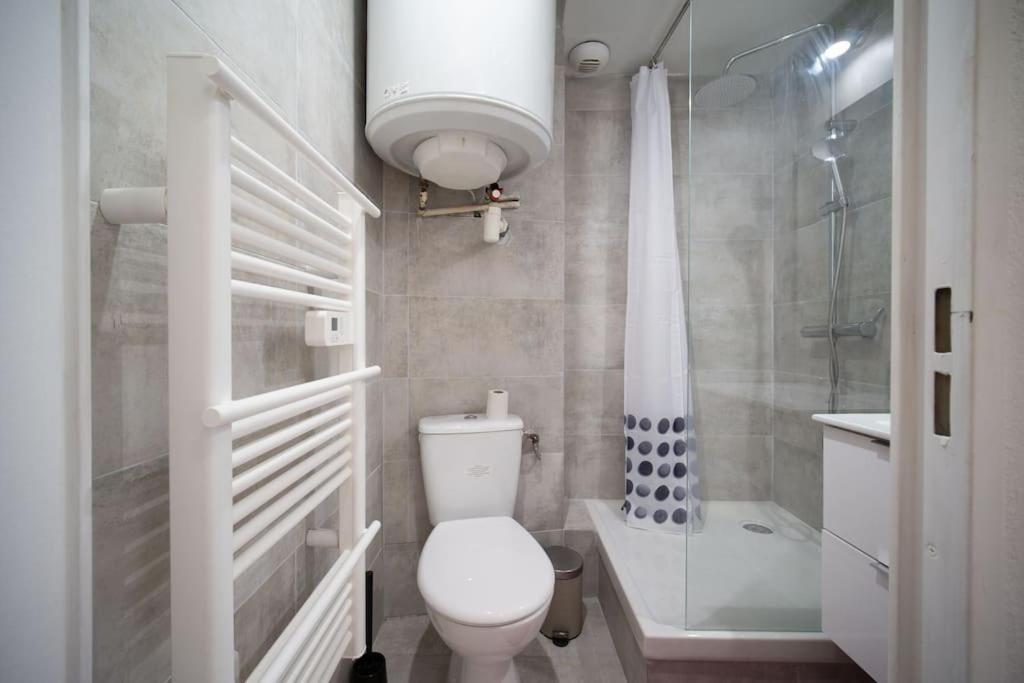 Fully Equipped Apartment 2 To 4 People St Charles Marseille Bagian luar foto