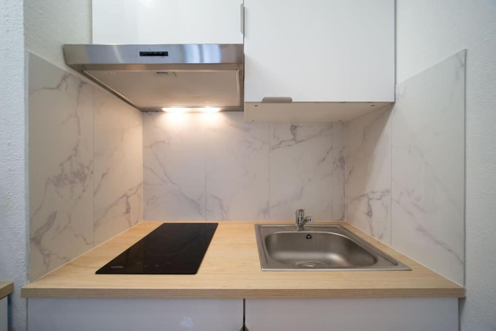 Fully Equipped Apartment 2 To 4 People St Charles Marseille Bagian luar foto